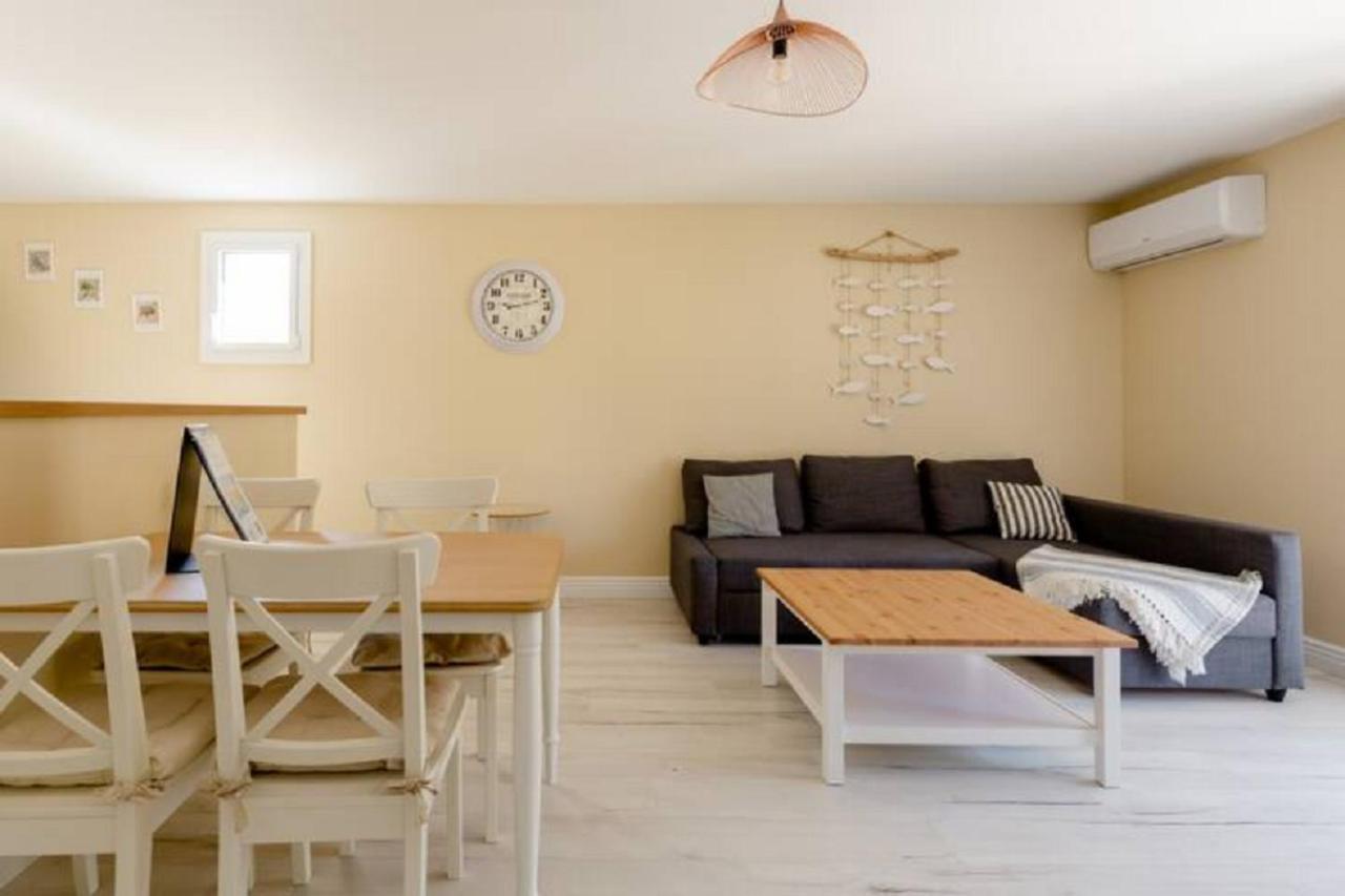 Ferienwohnung La Bastide De L Etang LʼIsle-sur-la-Sorgue Exterior foto
